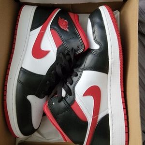 Air Jordan 1 mid